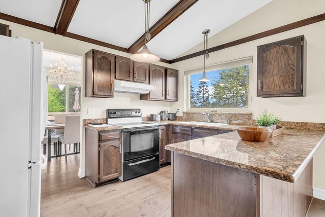 306 Antoinette Drive, Rochester Hills, MI 48309