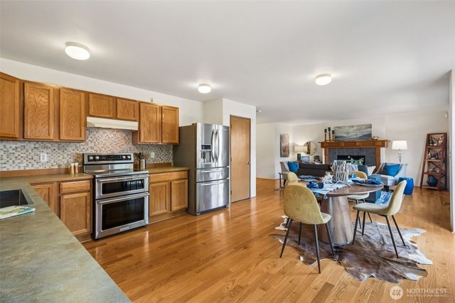 24028 235th Avenue SE, Maple Valley, WA 98038