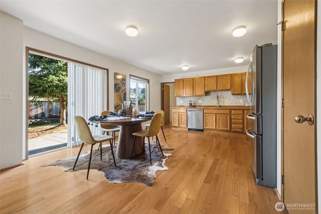 24028 235th Avenue SE, Maple Valley, WA 98038