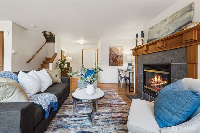 24028 235th Avenue SE, Maple Valley, WA 98038