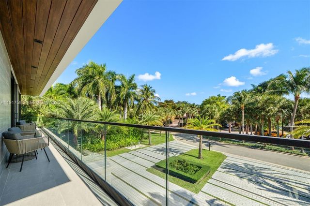 342 S Parkway, Golden Beach, FL 33160
