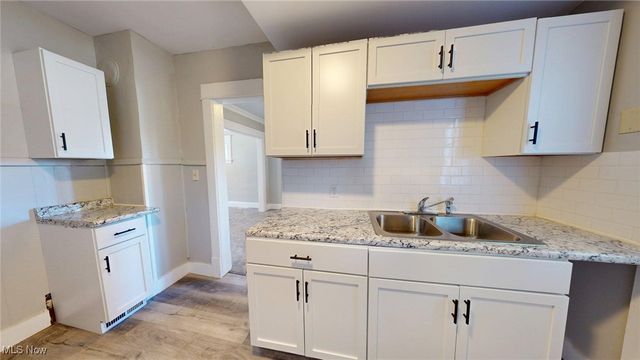 3043 W 105th Street, Cleveland, OH 44111