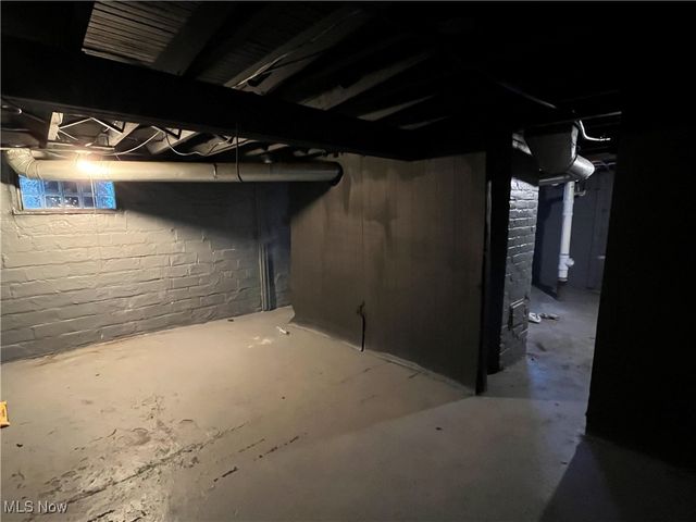 3043 W 105th Street, Cleveland, OH 44111