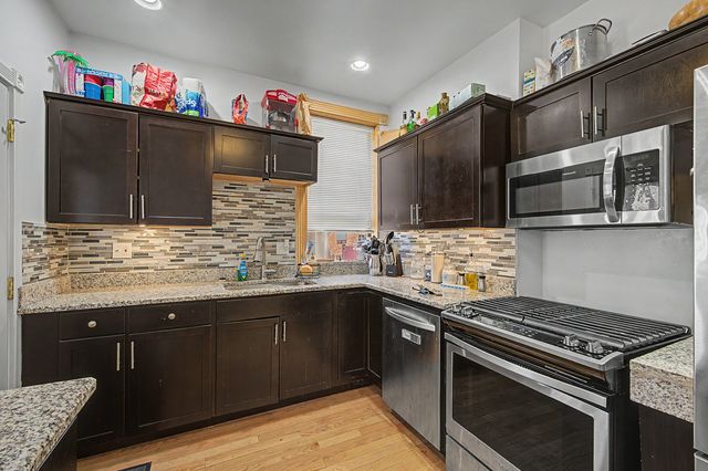 700 S Oakley Boulevard, Chicago, IL 60612