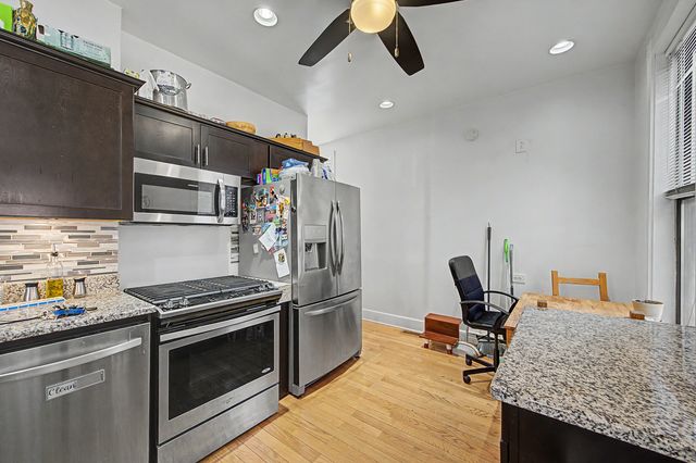 700 S Oakley Boulevard, Chicago, IL 60612