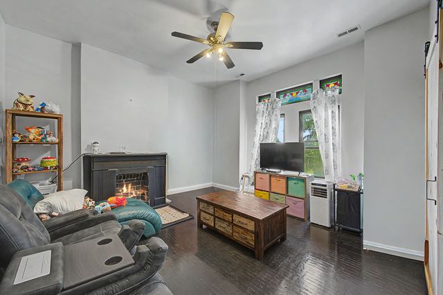 700 S Oakley Boulevard, Chicago, IL 60612