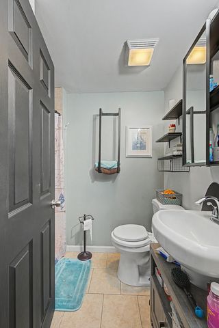 700 S Oakley Boulevard, Chicago, IL 60612