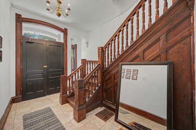 700 S Oakley Boulevard, Chicago, IL 60612