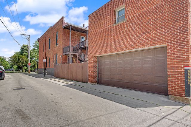 700 S Oakley Boulevard, Chicago, IL 60612