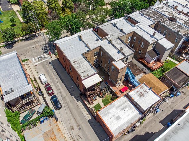 700 S Oakley Boulevard, Chicago, IL 60612