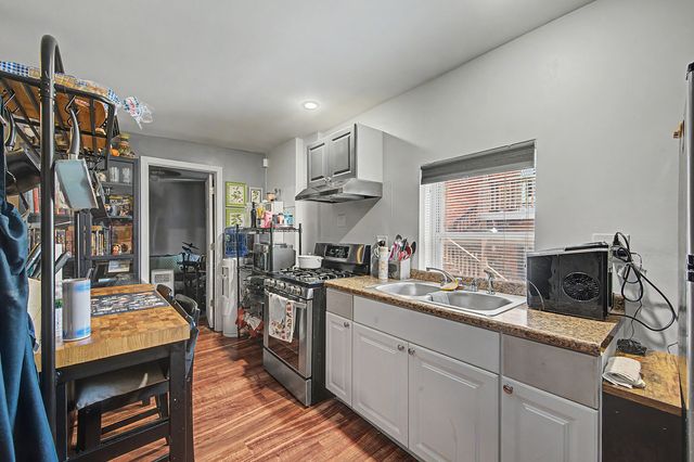 700 S Oakley Boulevard, Chicago, IL 60612