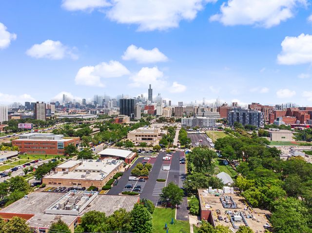 700 S Oakley Boulevard, Chicago, IL 60612
