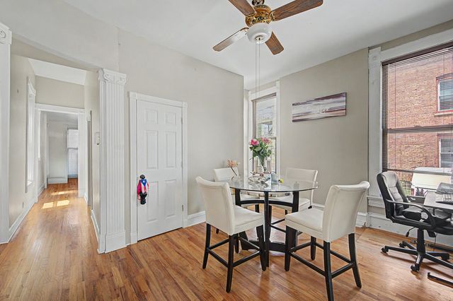 700 S Oakley Boulevard, Chicago, IL 60612