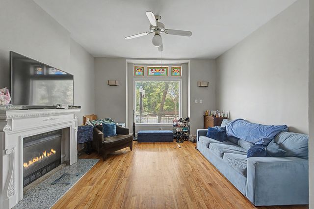 700 S Oakley Boulevard, Chicago, IL 60612