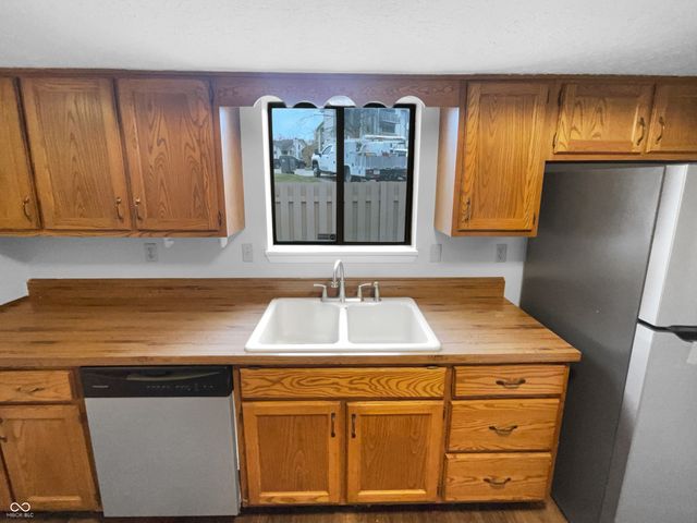 7659 Eagle Valley Pass, Indianapolis, IN 46214