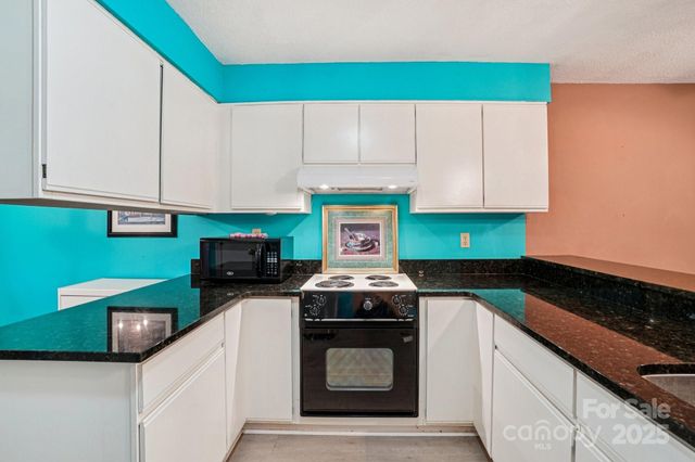 2 Creekside Lane, Asheville, NC 28803