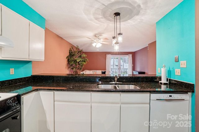 2 Creekside Lane, Asheville, NC 28803