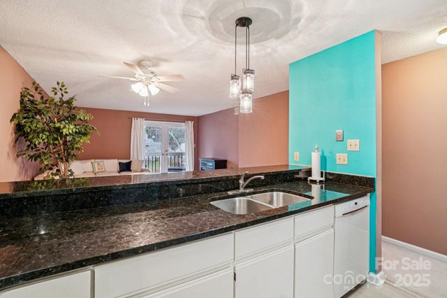 2 Creekside Lane, Asheville, NC 28803