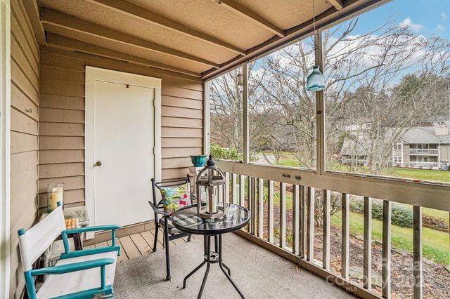 2 Creekside Lane, Asheville, NC 28803