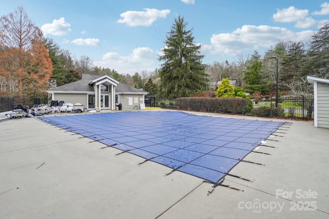 2 Creekside Lane, Asheville, NC 28803