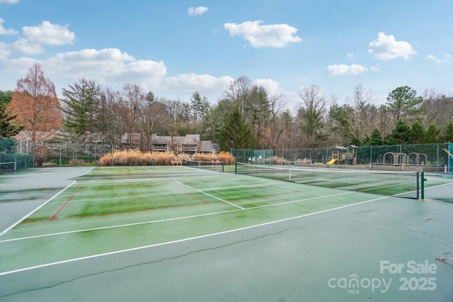 2 Creekside Lane, Asheville, NC 28803