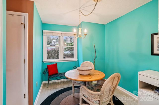 2 Creekside Lane, Asheville, NC 28803