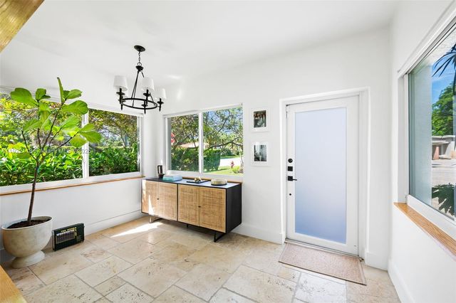 520 SW 12th Ct, Fort Lauderdale, FL 33315