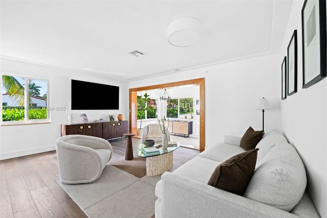 520 SW 12th Ct, Fort Lauderdale, FL 33315