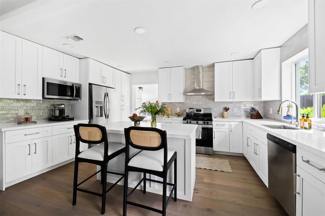 520 SW 12th Ct, Fort Lauderdale, FL 33315