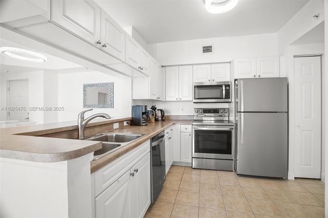 17150 N Bay Rd 2706, Sunny Isles Beach, FL 33160