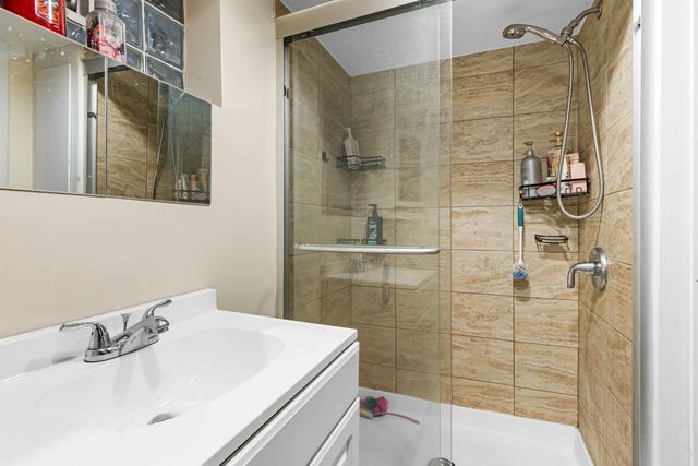 6656 N Oconto Avenue, Chicago, IL 60631