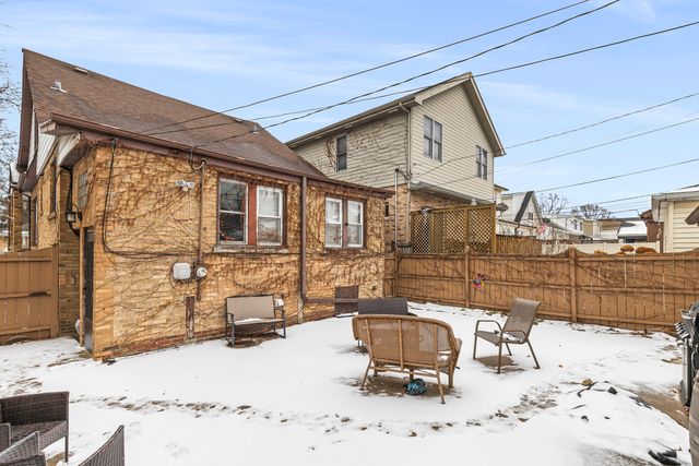 6656 N Oconto Avenue, Chicago, IL 60631