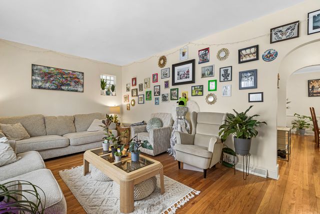 6656 N Oconto Avenue, Chicago, IL 60631