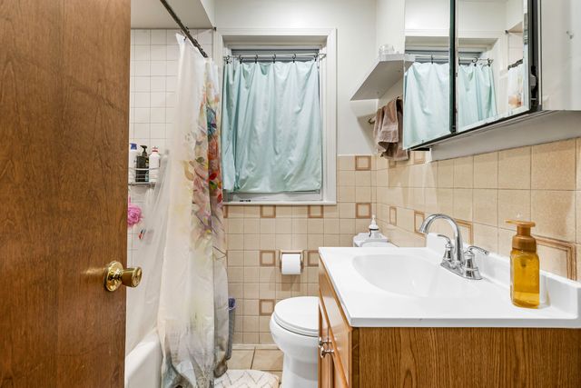 6656 N Oconto Avenue, Chicago, IL 60631