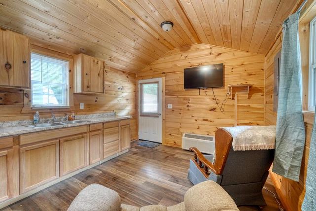 4220 Riverbank Run, Hiawassee, GA 30546