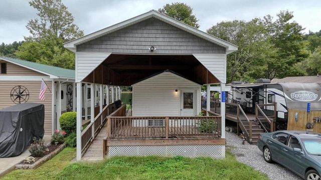 4220 Riverbank Run, Hiawassee, GA 30546