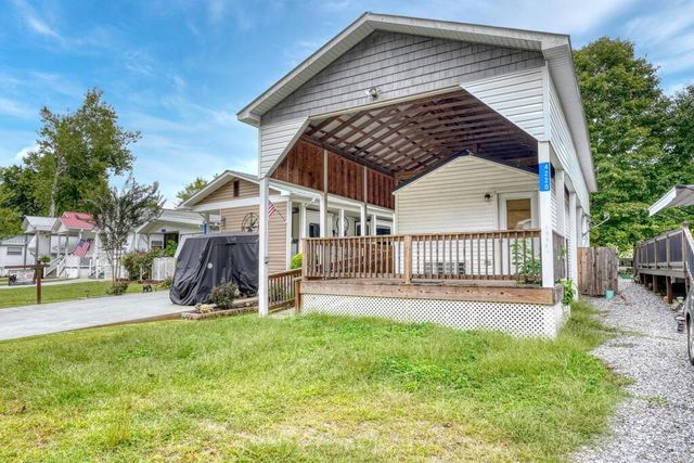 4220 Riverbank Run, Hiawassee, GA 30546