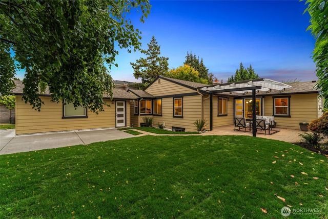 124 6th Avenue, Kirkland, WA 98033