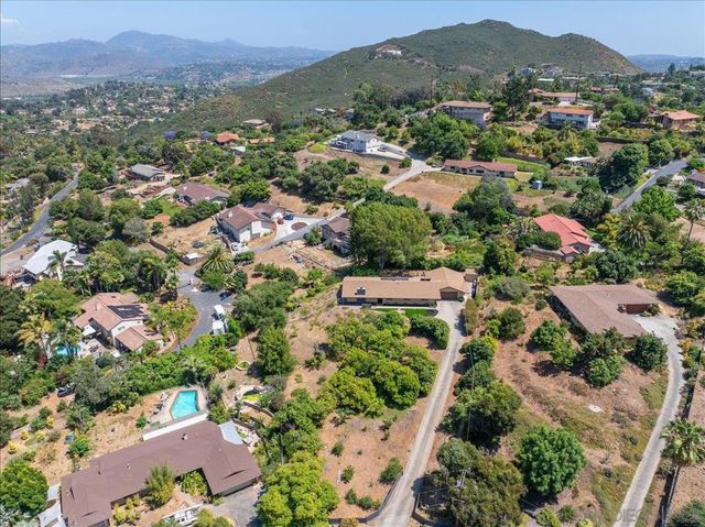 1109 Via La Cuesta, Escondido, CA 92029