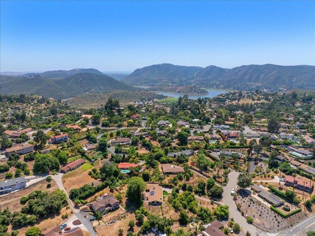 1109 Via La Cuesta, Escondido, CA 92029