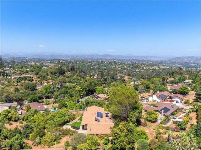 1109 Via La Cuesta, Escondido, CA 92029