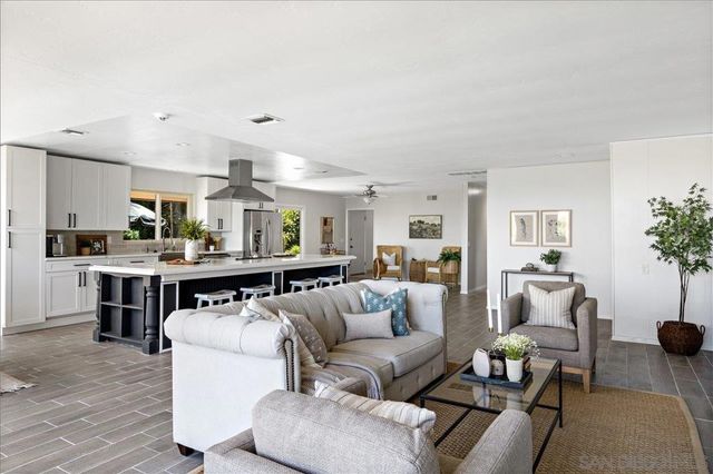 1109 Via La Cuesta, Escondido, CA 92029