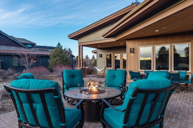 61649 Hosmer Lake Drive, Bend, OR 97702