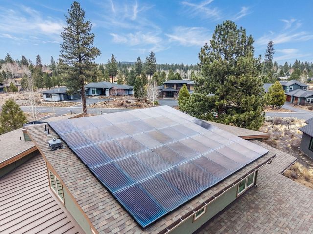 61649 Hosmer Lake Drive, Bend, OR 97702