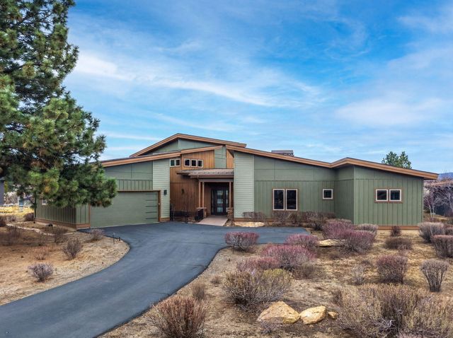 61649 Hosmer Lake Drive, Bend, OR 97702