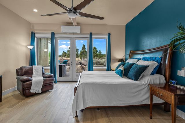 61649 Hosmer Lake Drive, Bend, OR 97702