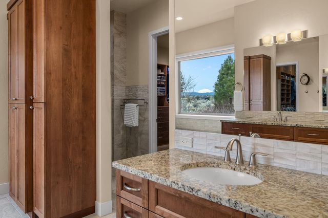 61649 Hosmer Lake Drive, Bend, OR 97702