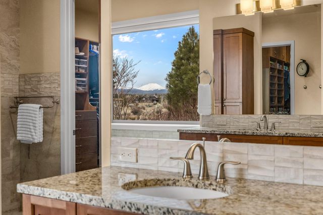 61649 Hosmer Lake Drive, Bend, OR 97702