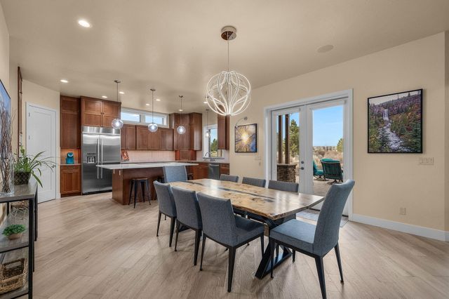 61649 Hosmer Lake Drive, Bend, OR 97702