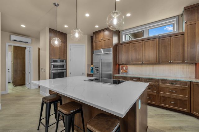 61649 Hosmer Lake Drive, Bend, OR 97702